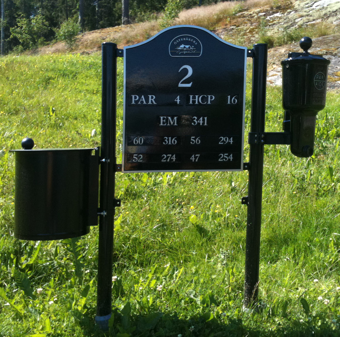 Eksklusive skilt i aluminium/messing