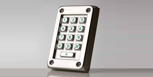 Adgangskontrollsystem med kodetastatur Til ubetjent golfrom
