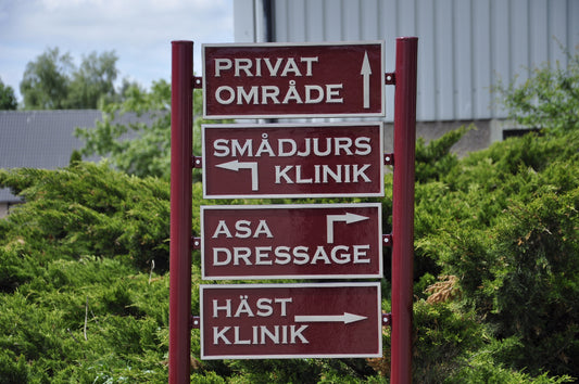 Eksklusive skilt til stall