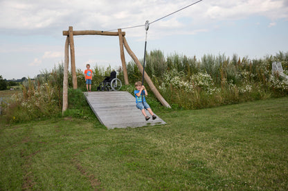 Robinia Zipline