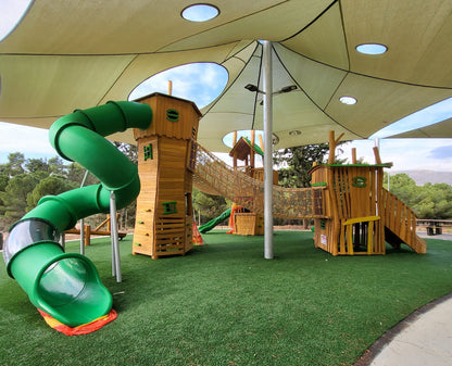 Utendørslekeplass skjult for solen