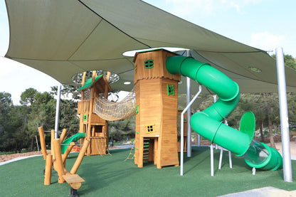 Utendørslekeplass skjult for solen
