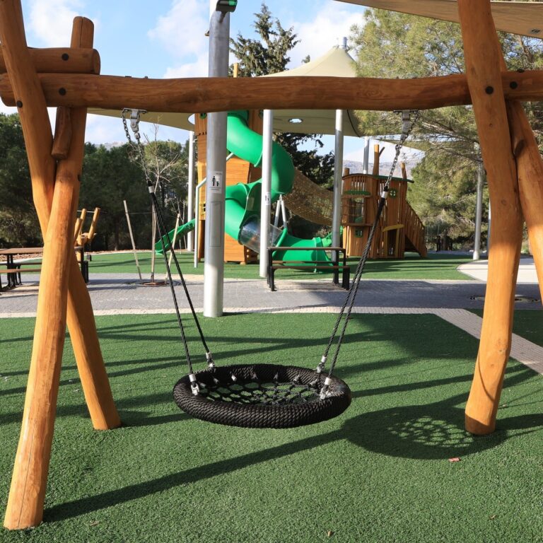 Utendørslekeplass skjult for solen